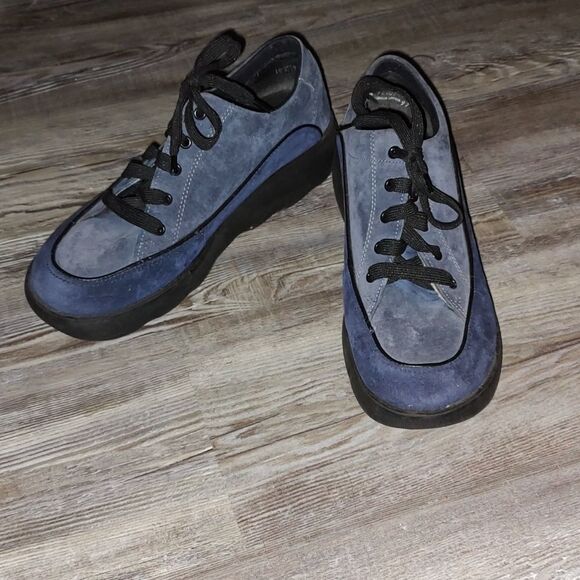 Hush Puppies Suede Platform Comfort Sneaker’s Sz 10 - Picture 1 of 6